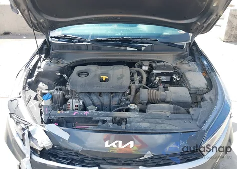 2024 Kia Forte Lxs z USA, uszkodzony, nr VIN 3KPF24AD3RE742104